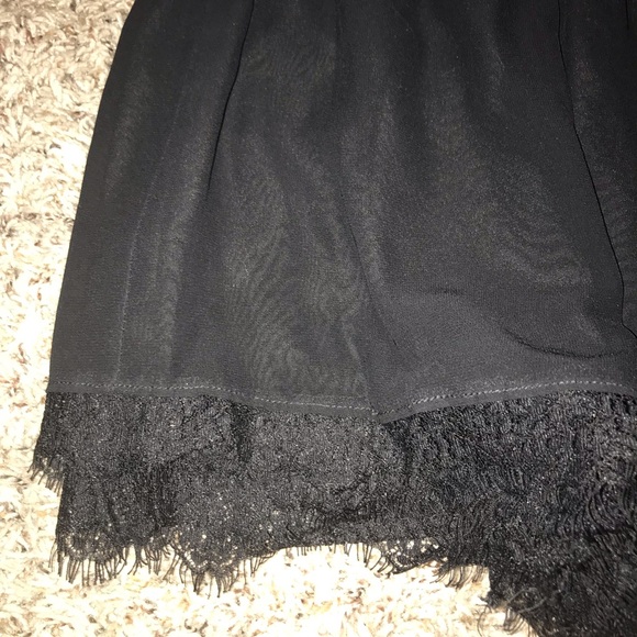 Black lace BCBG shorts - Picture 3 of 3
